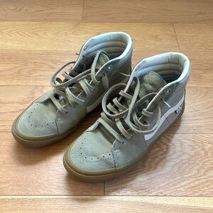 Vans: Sk8-Hi Shoes in Khaki/Gum; Size: US Men’s 8